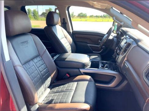 Used 2016 Nissan Titan Platinum Reserve image 11