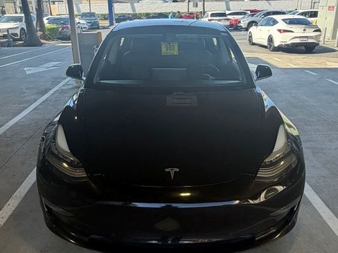 Used 2019 Tesla Model 3 Standard Range RWD image 2
