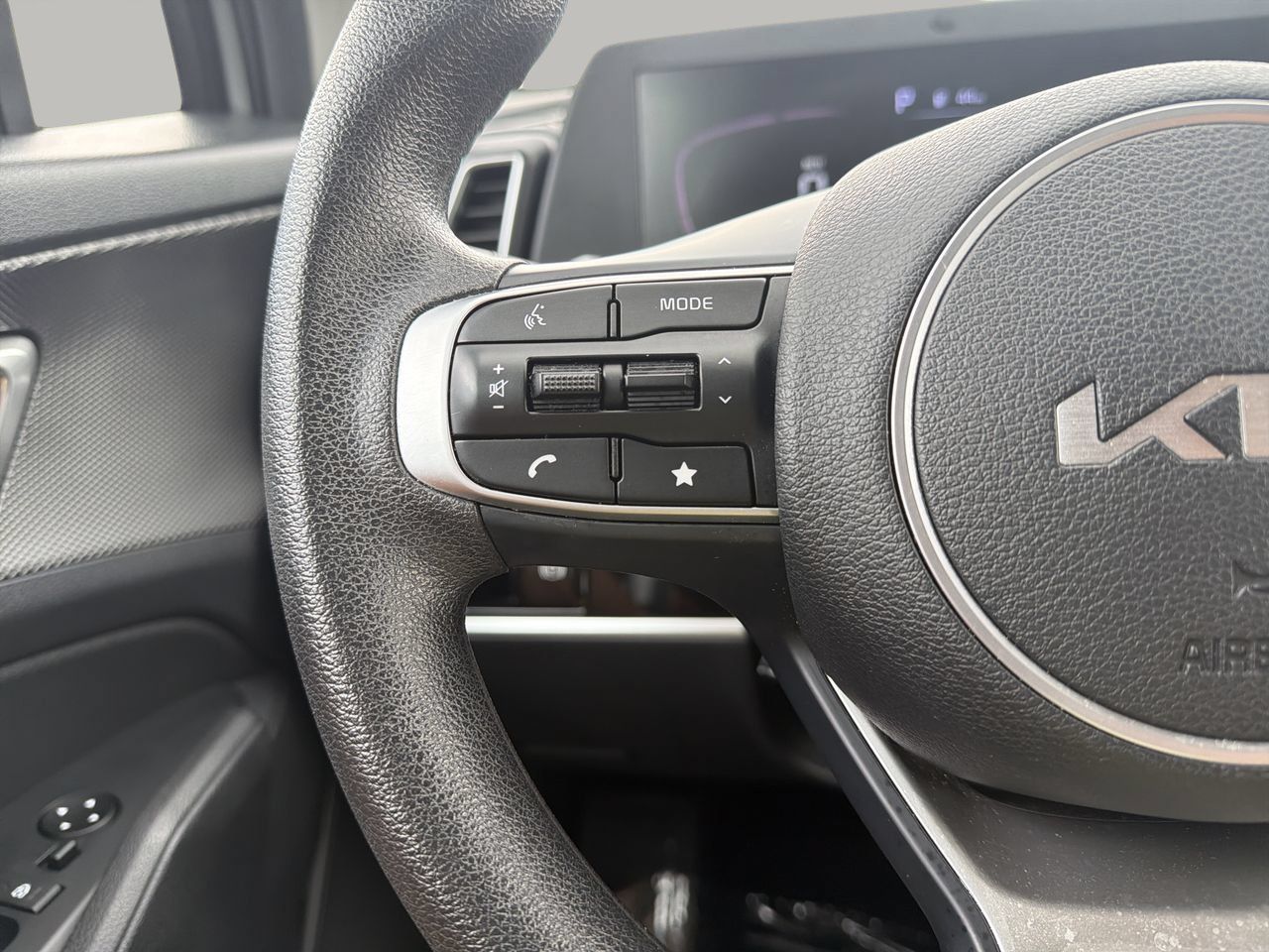 Used 2023 Kia Sportage LX FWD image 25