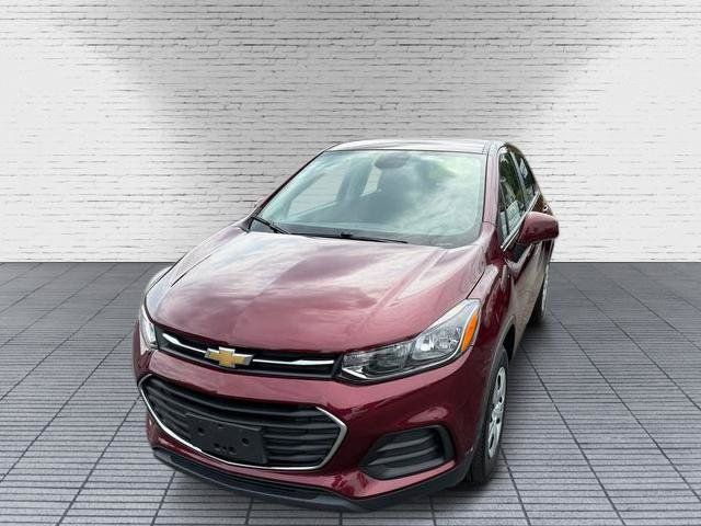Used 2017 Chevrolet Trax LS FWD image 2