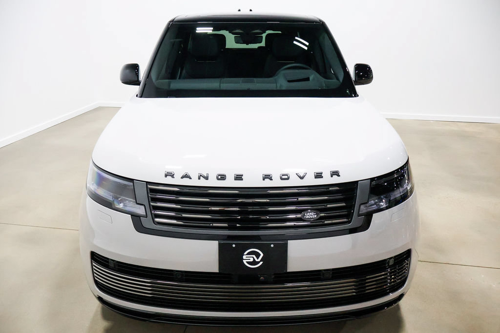 Used 2025 Land Rover Range Rover SV AWD/4WD image 9