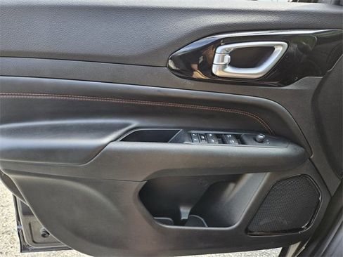 Used 2022 Jeep Compass Trailhawk image 29