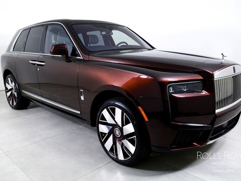 Certified 2025 Rolls-Royce Cullinan image 6