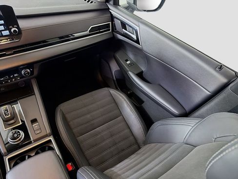 Used 2023 Mitsubishi Outlander SE image 27