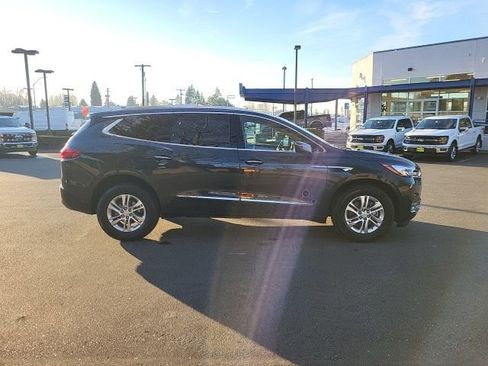 Used 2019 Buick Enclave Essence image 8
