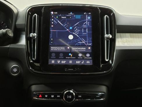 New 2026 Volvo XC40 B5 Core w/ Climate Package AWD/4WD image 11