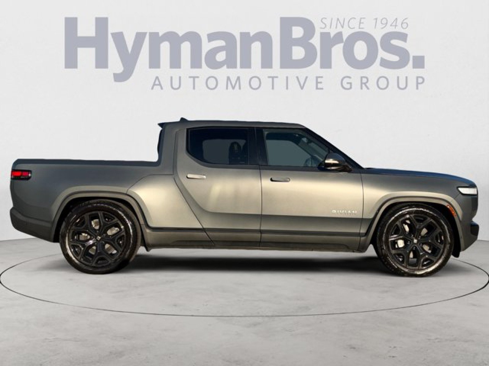 Used 2023 Rivian R1T Adventure Dual AWD/4WD image 2