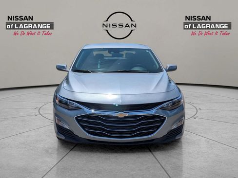 Used 2023 Chevrolet Malibu LT FWD image 2