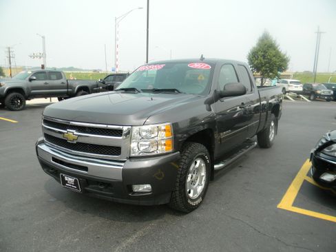 Used 2011 Chevrolet Silverado 1500 LT w/ All-Star Edition AWD/4WD image 5