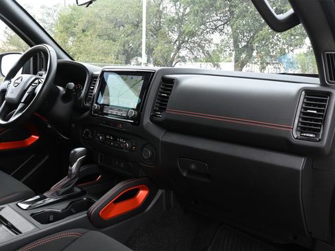 Used 2024 Nissan Frontier PRO-4X w/ Off-Road Protection Package image 25