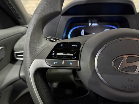 Used 2024 Hyundai Elantra SE image 14