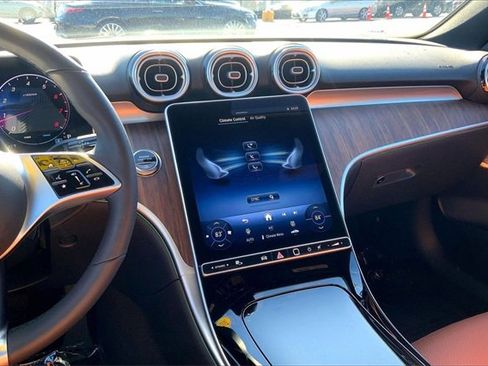 Used 2025 Mercedes-Benz C 300 4MATIC Sedan image 5