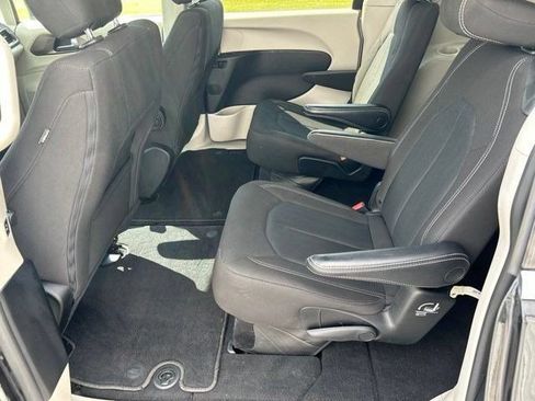 Used 2023 Chrysler Voyager LX FWD image 40