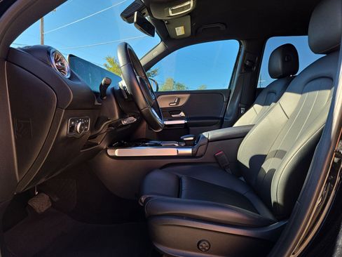 Used 2021 Mercedes-Benz GLB 250 w/ Premium Package image 16