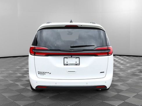 New 2026 Chrysler Pacifica Select w/ S Appearance Package AWD/4WD image 6