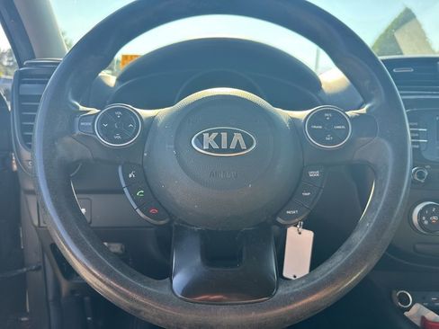 Used 2017 Kia Soul w/ Convenience Package FWD image 7