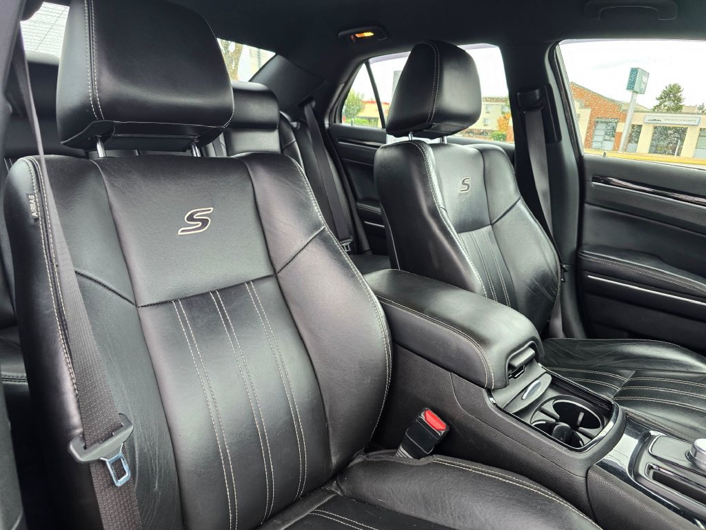 Used 2019 Chrysler 300 S AWD/4WD image 11