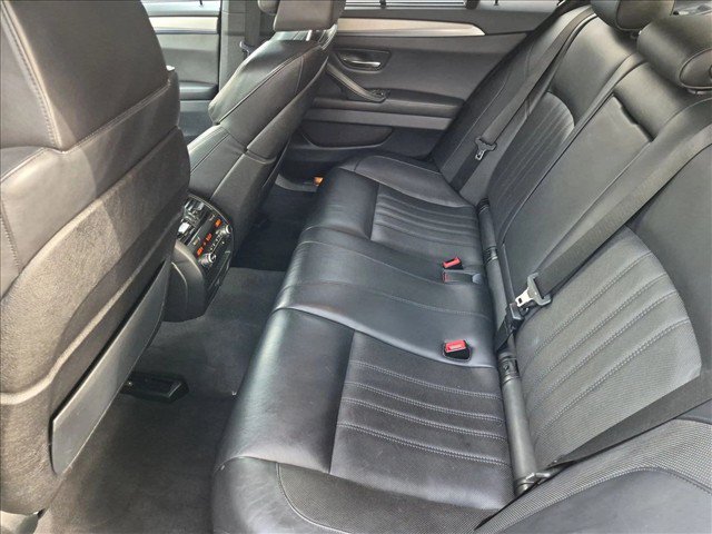 Used 2015 BMW M5 RWD image 20