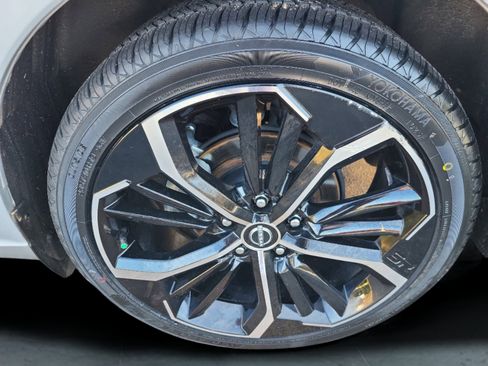 Used 2023 Nissan Altima 2.5 SR w/ SR Premium Package image 10