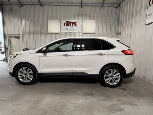 Used 2022 Ford Edge Titanium AWD/4WD image 16