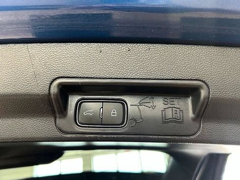 Used 2022 Ford Explorer XLT AWD/4WD image 29