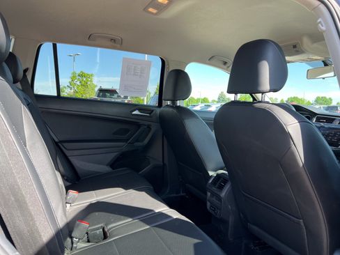 Used 2019 Volkswagen Tiguan SE AWD/4WD image 18