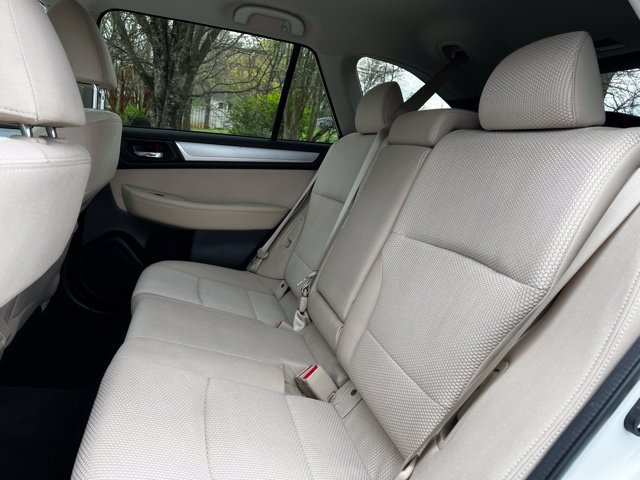 Used 2019 Subaru Outback 2.5i Premium AWD/4WD image 17