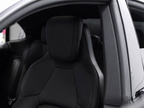 Used 2024 Porsche Macan 4 Electric image 33