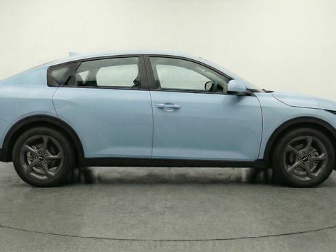 Used 2025 Kia K4 LXS image 11