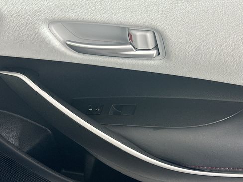 Used 2025 Toyota Corolla SE FWD image 29
