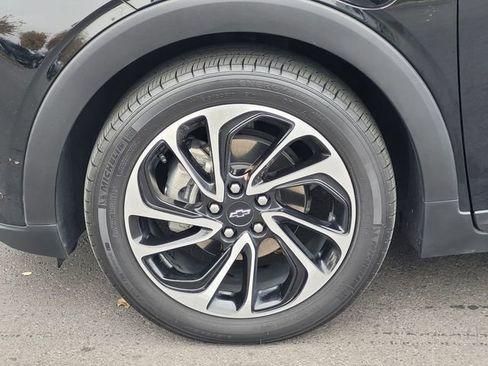 Used 2023 Chevrolet Bolt EUV Premier w/ Sun & Sound Package image 10