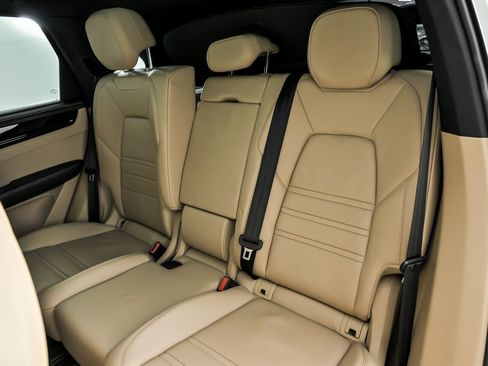 Used 2019 Porsche Cayenne E-Hybrid image 25