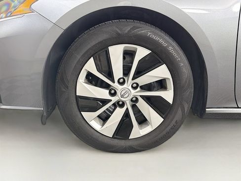 Used 2024 Nissan Altima 2.5 S FWD image 28