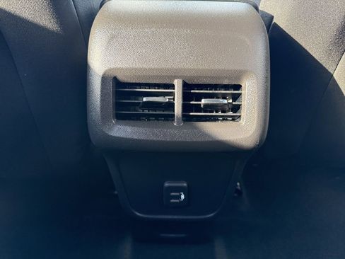 Used 2024 Chevrolet Equinox LT AWD/4WD image 13