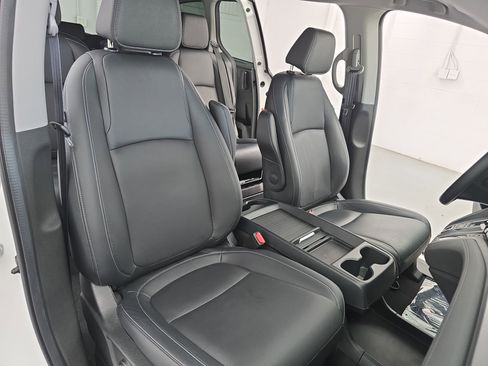 Certified 2024 Honda Odyssey EX-L image 10
