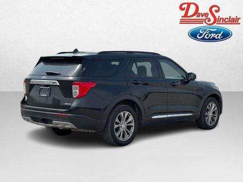 Used 2022 Ford Explorer XLT w/ Equipment Group 202A AWD/4WD image 7