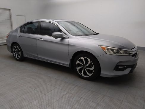 Used 2017 Honda Accord EX-L image 11