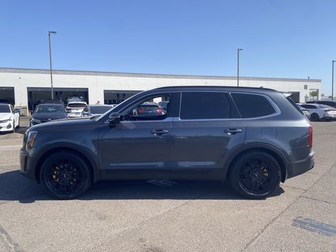 Used 2022 Kia Telluride SX w/ SX Prestige Package AWD/4WD image 3