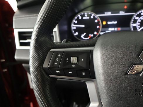 Used 2024 Mitsubishi Outlander SE image 37