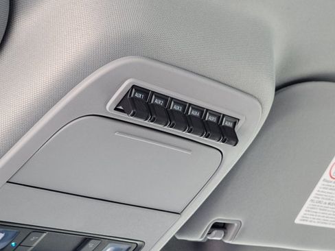 New 2025 Ford F350 XL w/ XL Chrome Package image 9