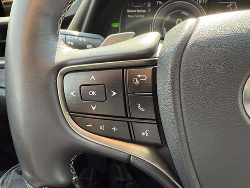 Used 2019 Lexus ES 300h w/ Accessory Package FWD image 22