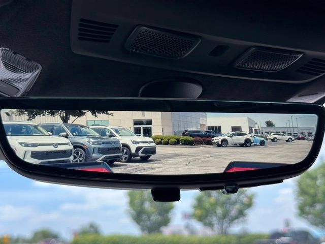 Used 2024 Chevrolet Corvette Z06 RWD image 28