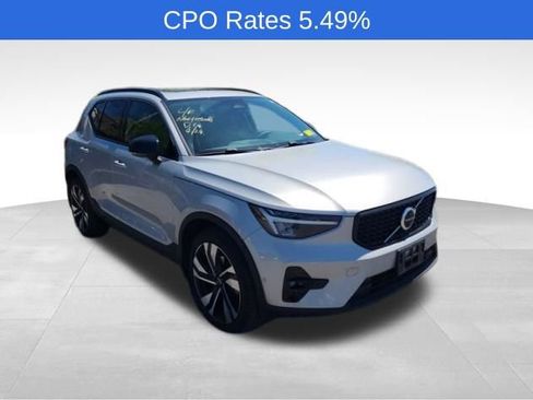 Used 2023 Volvo XC40 B5 Plus w/ Driver Assist Package AWD/4WD image 6