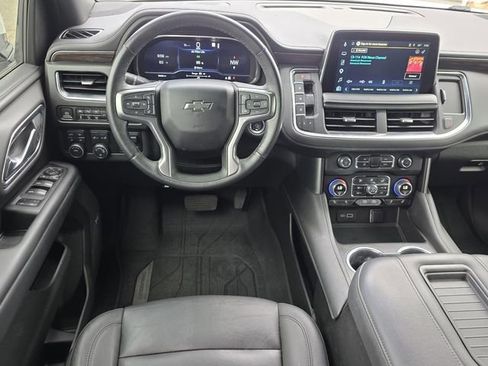 Used 2022 Chevrolet Tahoe Z71 w/ Luxury Package AWD/4WD image 11