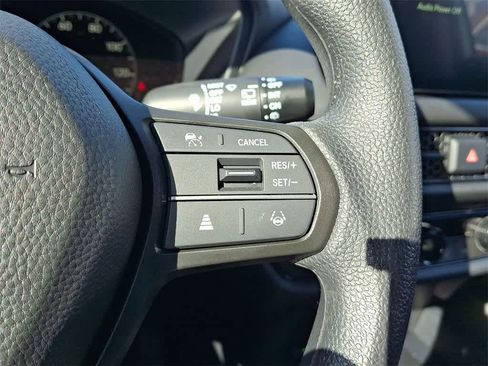 Certified 2026 Honda HR-V LX image 17