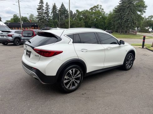 Used 2018 INFINITI QX30 AWD w/ Cargo Package image 4