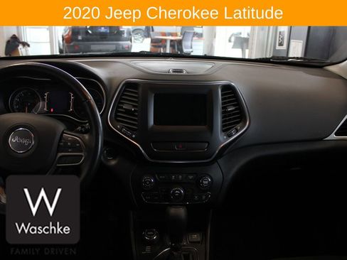 Used 2020 Jeep Cherokee Latitude w/ Cold Weather Group image 26