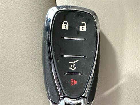 Used 2022 Chevrolet Traverse LT w/ LT Premium Package image 18