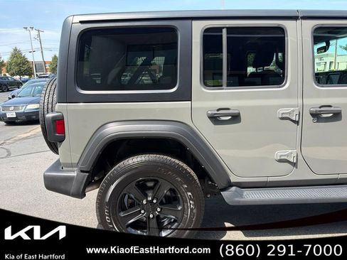 Used 2022 Jeep Wrangler Unlimited Sport AWD/4WD image 7