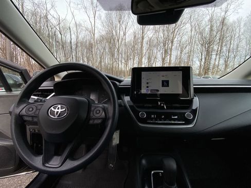 Used 2023 Toyota Corolla LE image 18